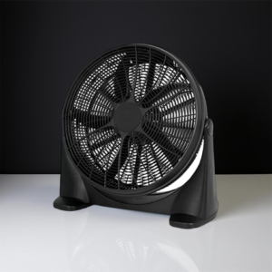 ventilador industrial, ventilador de suelo, ventilador potente, ventilador 90W, ventilador para espacios grandes, ventilador ajustable, ventilador de pie negro, ventilador de trabajo, ventilador para garaje, ventilador de almacén.